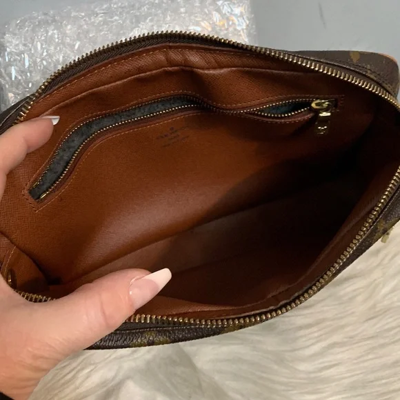 1991 authentic Louis Vuitton Dragonne GM wristlet - Picture 14 of 17